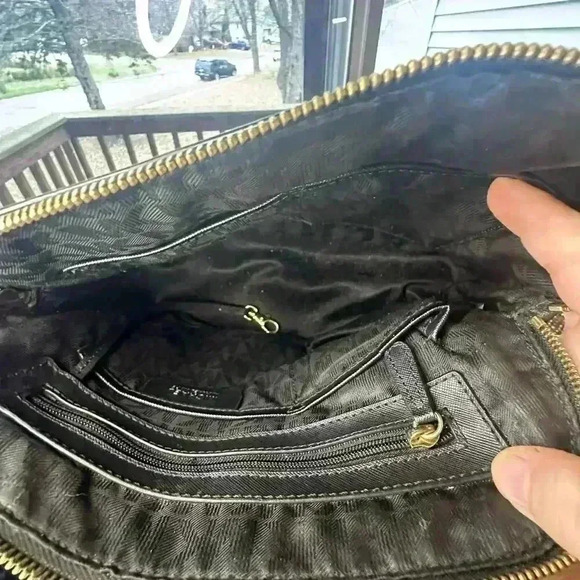 MICHAEL KORS CINDY BLACK SAFFIANO LARGE SATCHEL DOME ESSENTIAL BAG - Picture 6 of 7